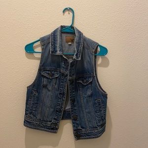 Jean Vest